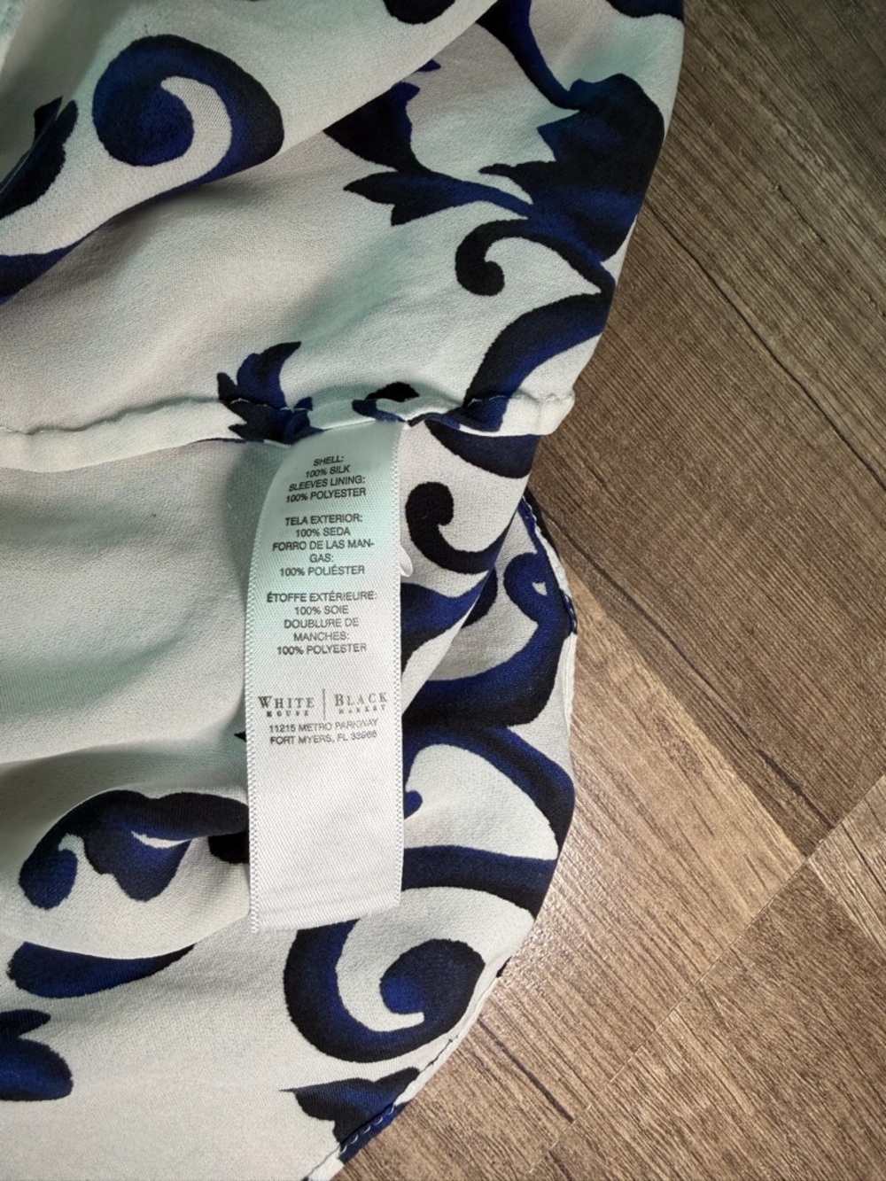 White House Black Market Silk Top, Size 8 - Picture 10 of 16